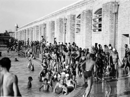 colonial park pool