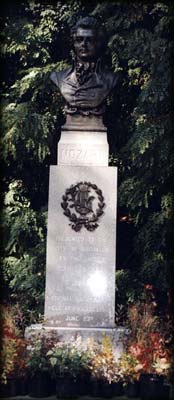 Photo of statue of Wolfgang Amadeus Mozart in Concert Grove of Prospect Park