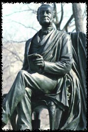 Photo of the Fitz-Greene Halleck statue in Central Park