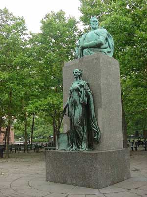 Photo of Giovanni da Verrazano statue in Battery Park