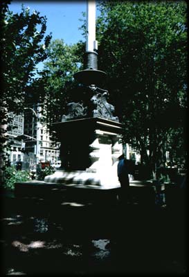 Photo of the Eternal Light Flagstaff in Madison Square Park, Manhattan
