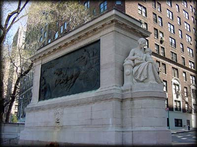 Photo of Firemens Memorial in Riverside Park