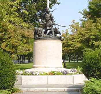 photo of the bronx victory memorial on mosholu parkway