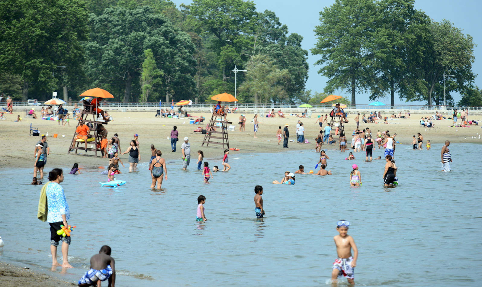 Open daily during the beach season from 10:00 a.m. to 6:00 p.m., Orchard Beach is vibrant all summer long with large groups of families and friends having a good time.