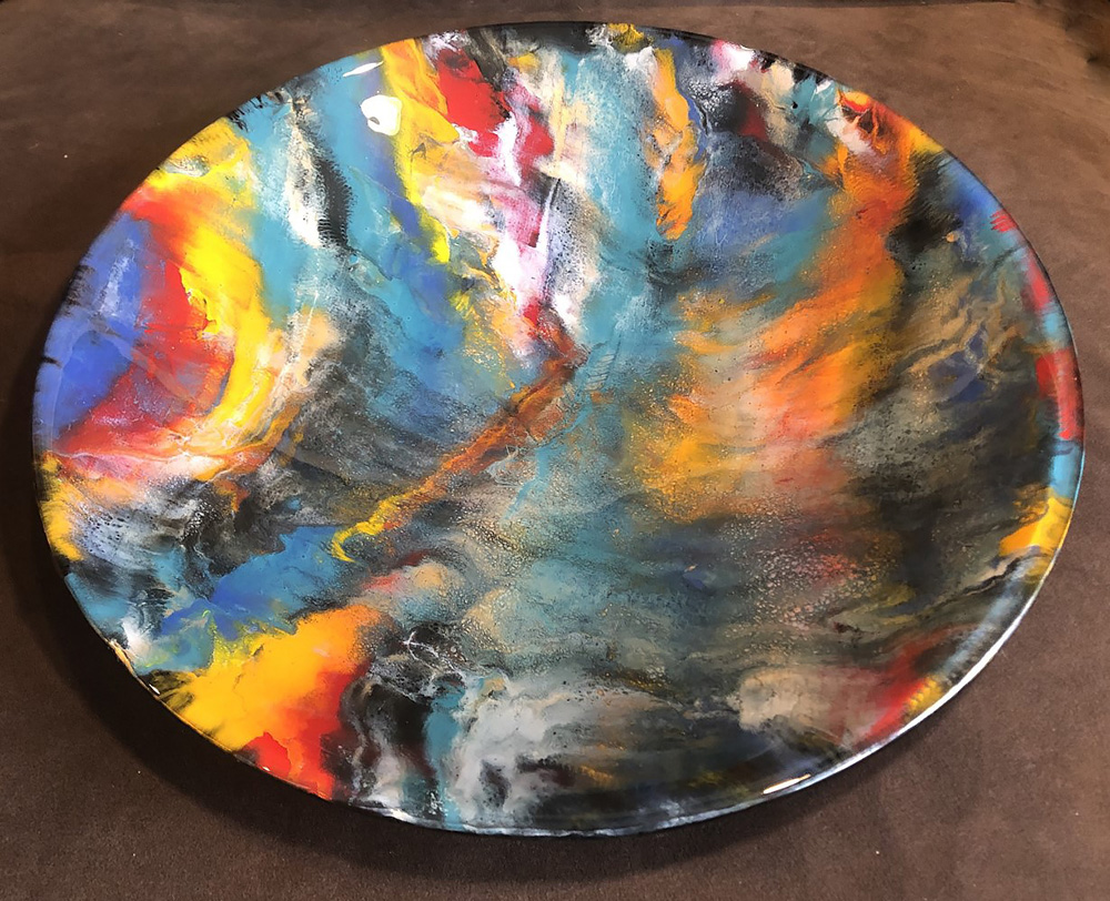 various colors arranged to color a plate