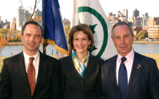 Left: Commissioner Adrian Benepe, Middle: First Deputy Mayor Patricia E. Harris, and Right: Mayor Michael R. Bloomberg Left: Parks Commissioner Adrian Benepe, Middle: First Deputy Mayor Patricia E. Harris, and Right: Mayor Michael R. Bloomberg