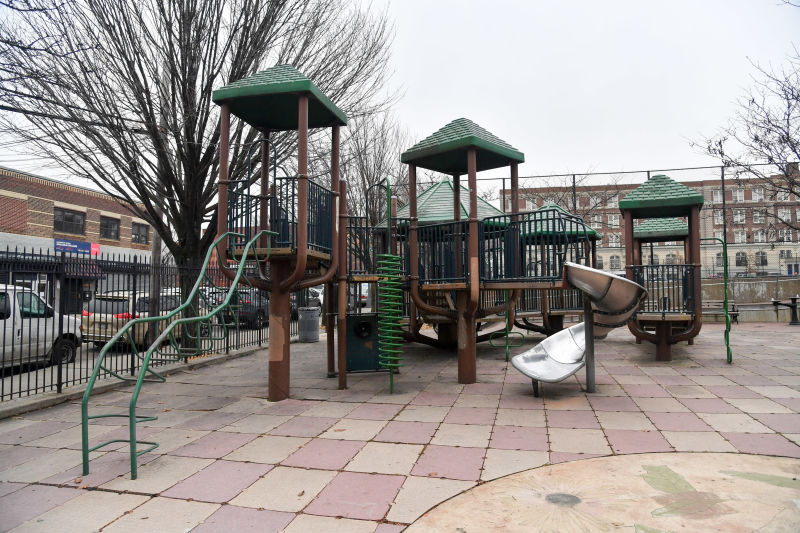 Green Central Knoll NYC Parks